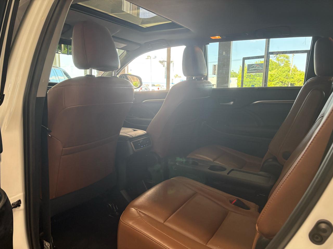 Toyota Highlander Limited V6 AWD (Natl) 2019