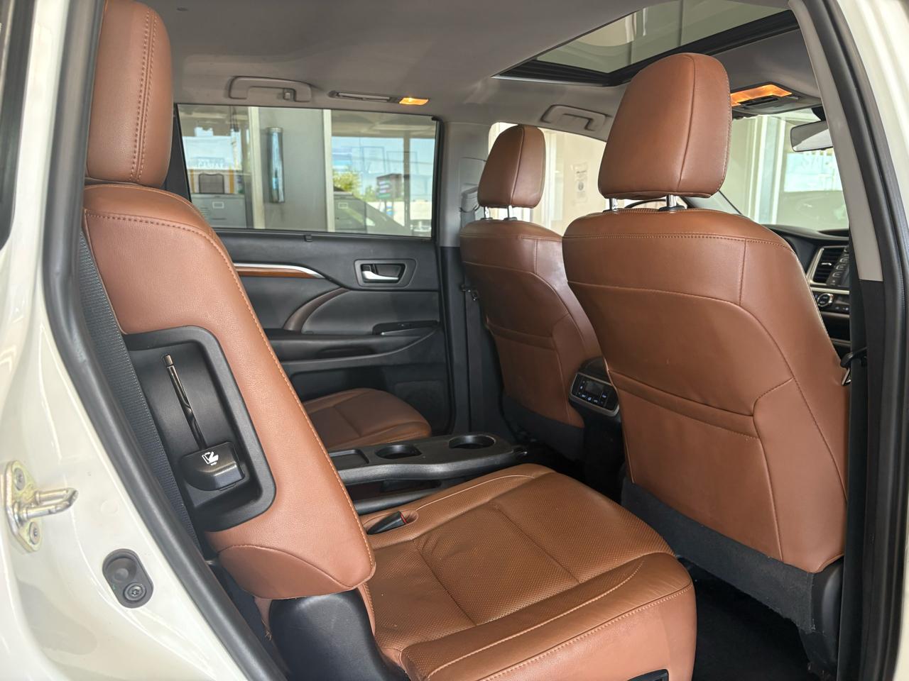 Toyota Highlander Limited V6 AWD (Natl) 2019