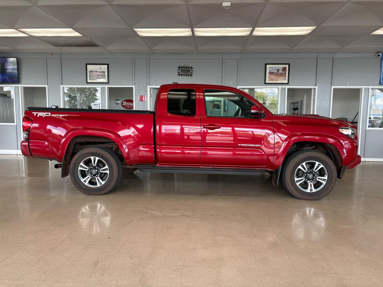 Toyota Tacoma 2WD Access Cab V6 AT TRD Sport (Natl) 2016