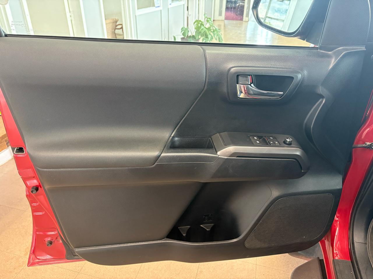 Toyota Tacoma 2WD Access Cab V6 AT TRD Sport (Natl) 2016
