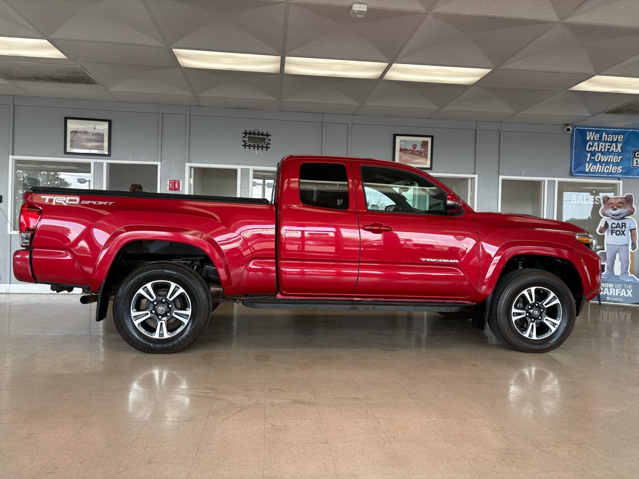 Toyota Tacoma 2WD Access Cab V6 AT TRD Sport (Natl) 2016