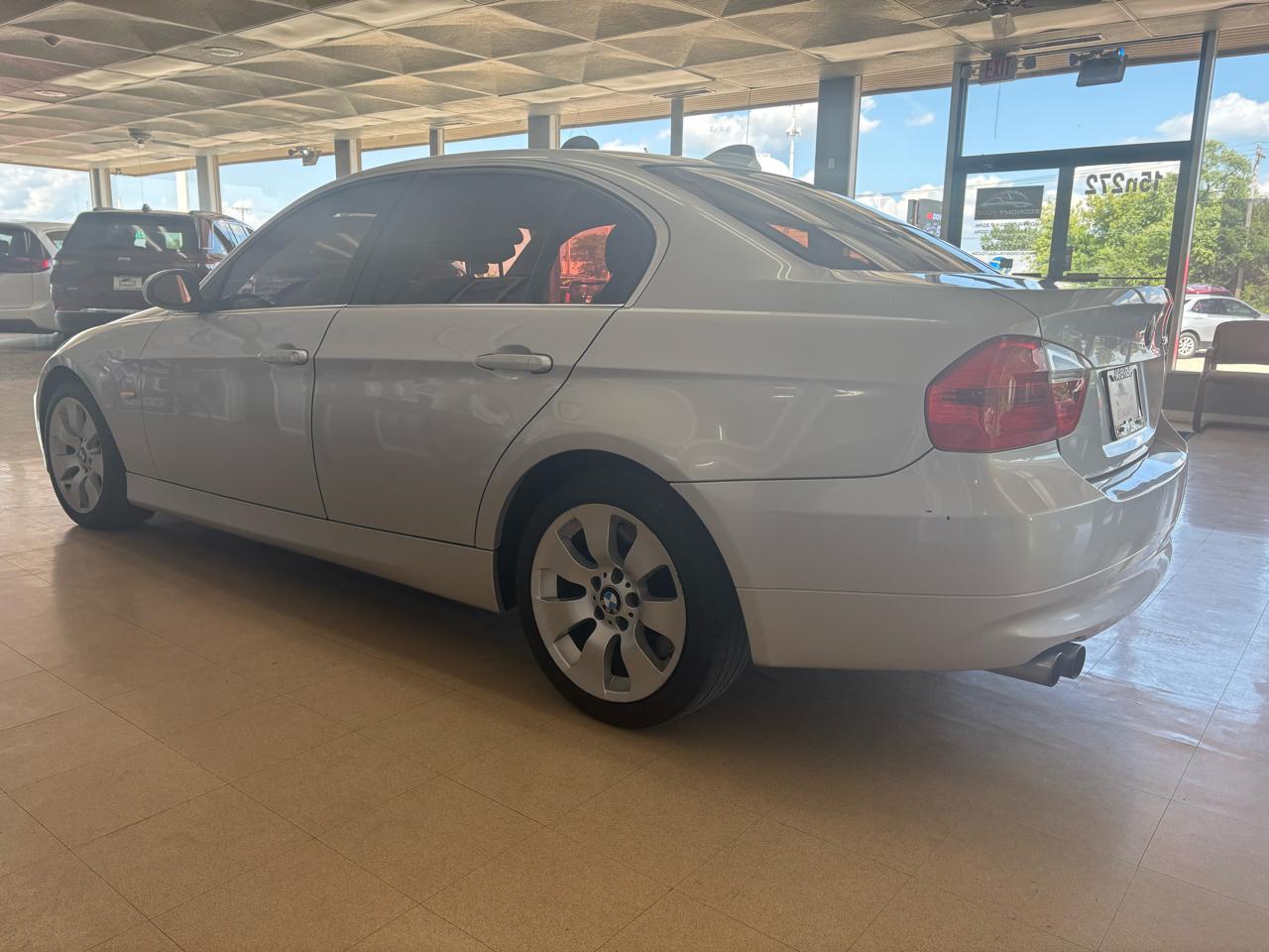 BMW 3 Series 330xi 4dr Sdn AWD 2006