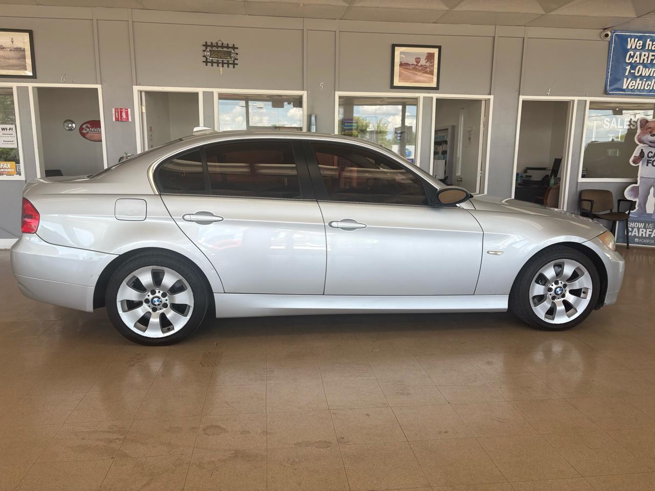 BMW 3 Series 330xi 4dr Sdn AWD 2006