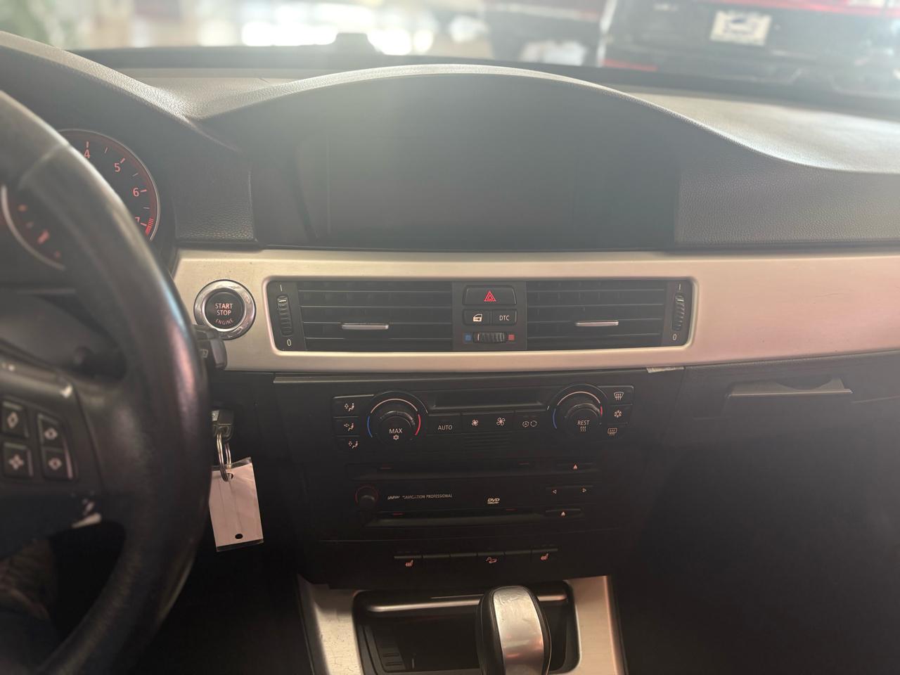 BMW 3 Series 330xi 4dr Sdn AWD 2006