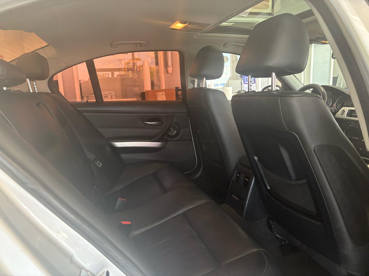 BMW 3 Series 330xi 4dr Sdn AWD 2006