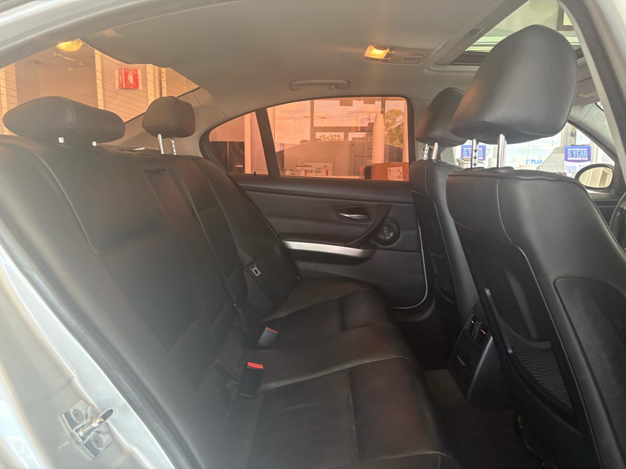 BMW 3 Series 330xi 4dr Sdn AWD 2006