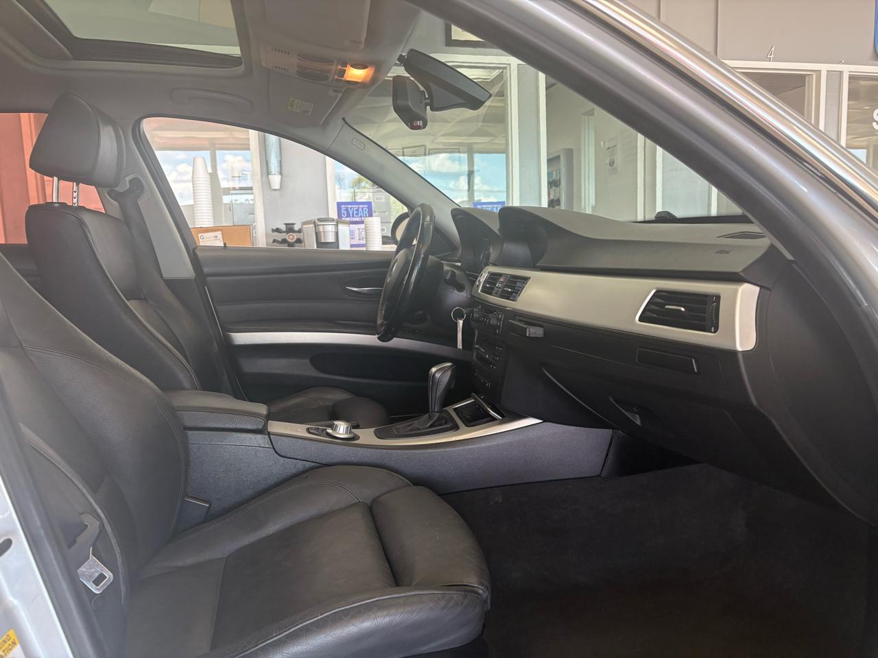 BMW 3 Series 330xi 4dr Sdn AWD 2006