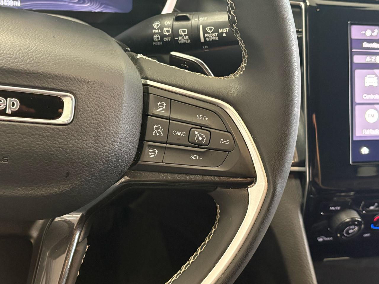 Jeep Grand Cherokee Laredo 4x4 2023