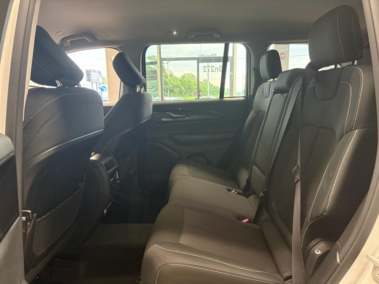Jeep Grand Cherokee Laredo 4x4 2023
