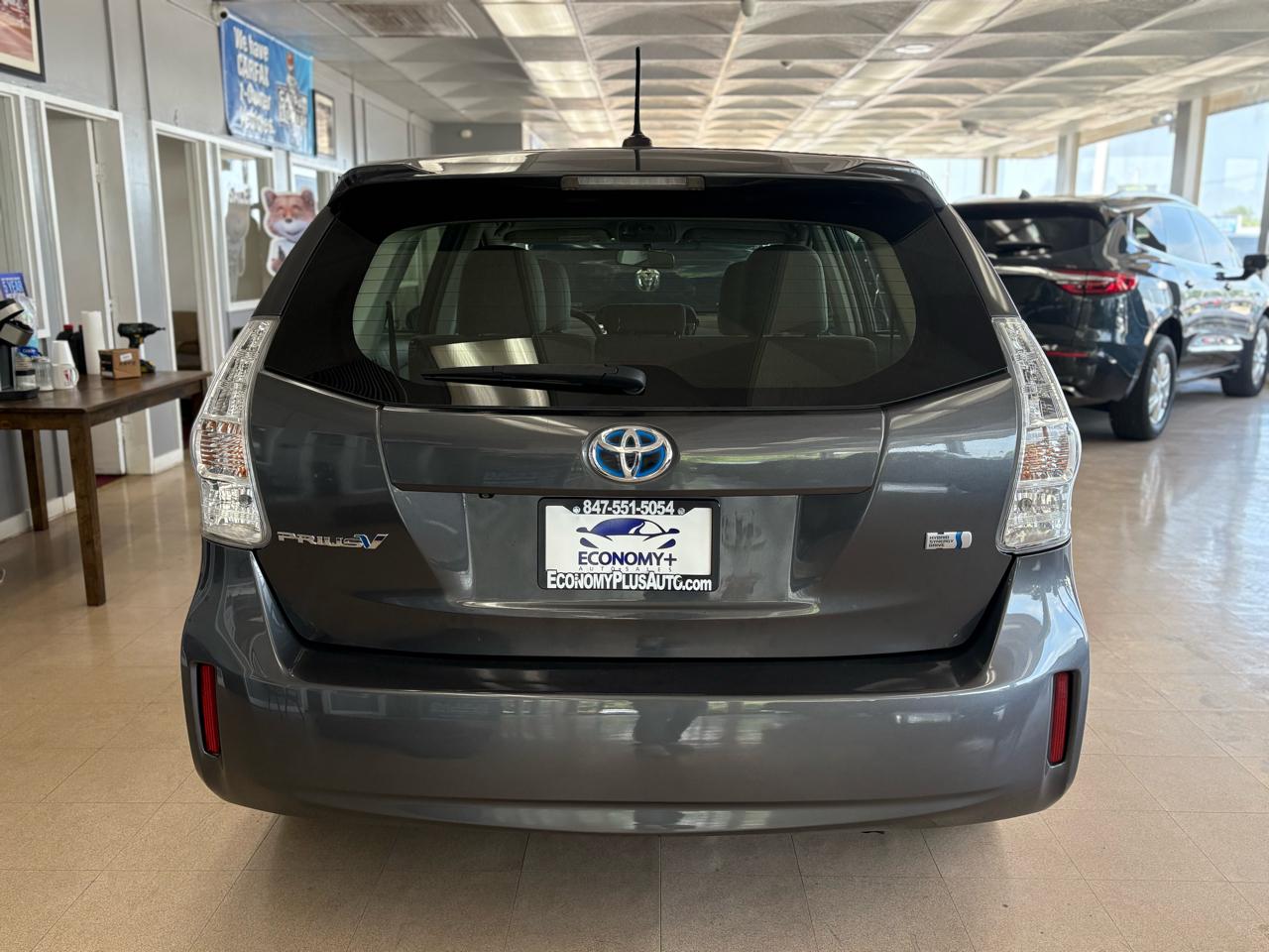 Toyota Prius V 5dr Wgn Two (Natl) 2013