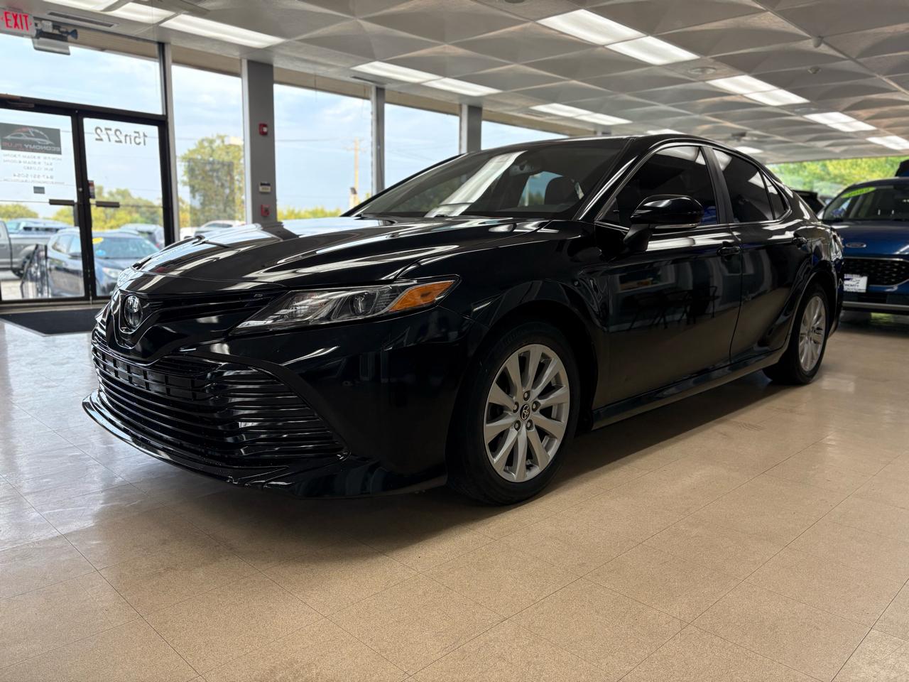 Toyota Camry LE Auto (Natl) 2020