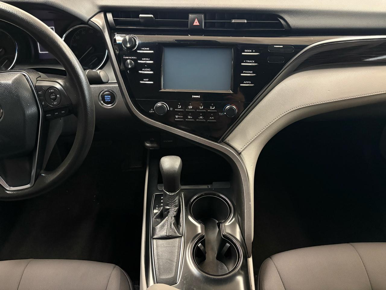 Toyota Camry LE Auto (Natl) 2020
