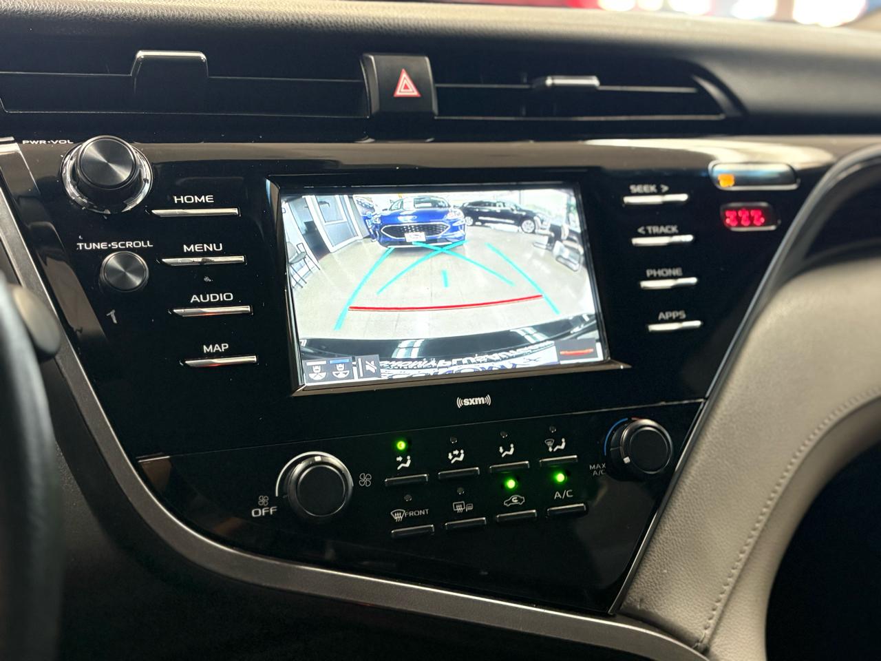 Toyota Camry LE Auto (Natl) 2020
