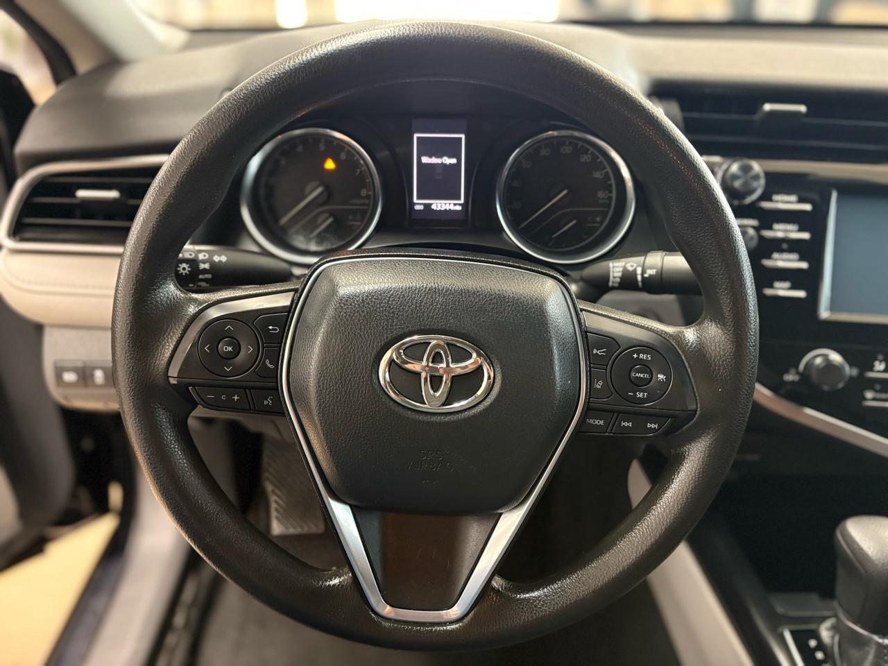 Toyota Camry LE Auto (Natl) 2020