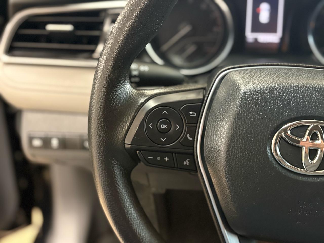 Toyota Camry LE Auto (Natl) 2020
