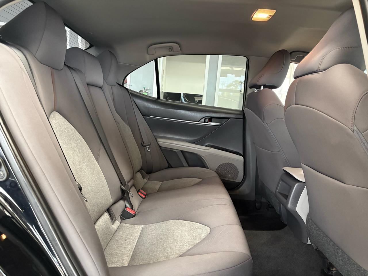 Toyota Camry LE Auto (Natl) 2020
