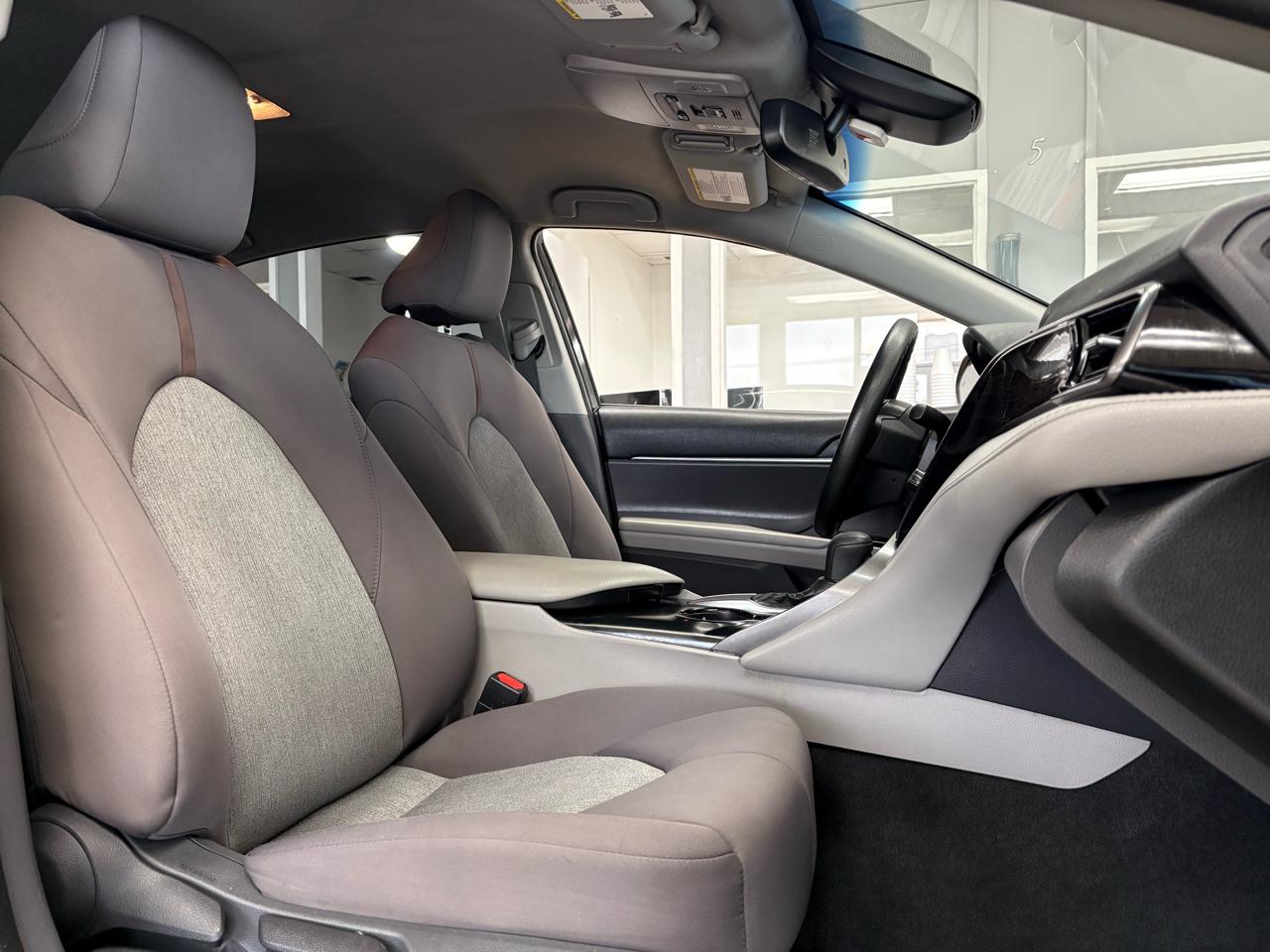 Toyota Camry LE Auto (Natl) 2020