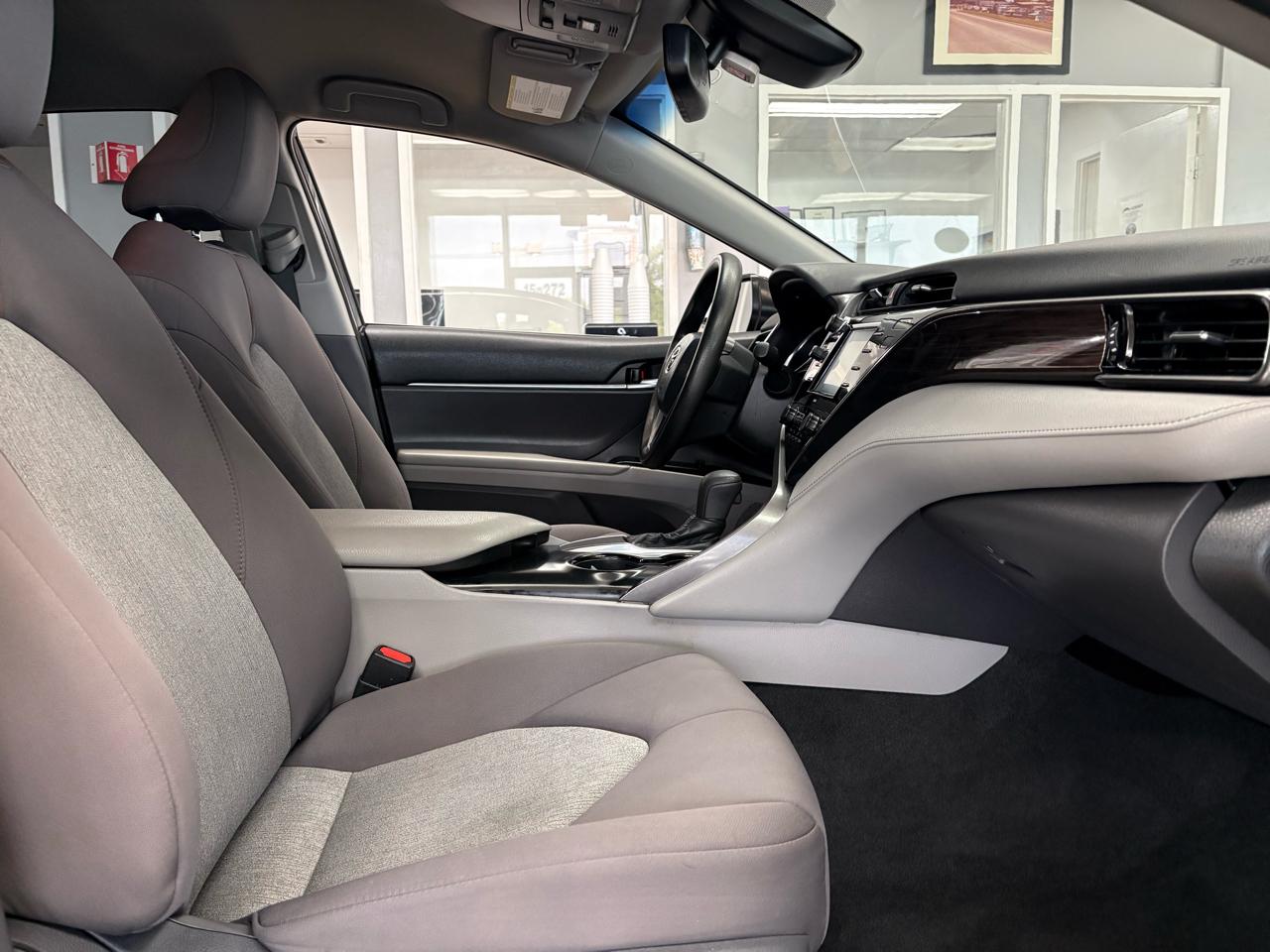 Toyota Camry LE Auto (Natl) 2020