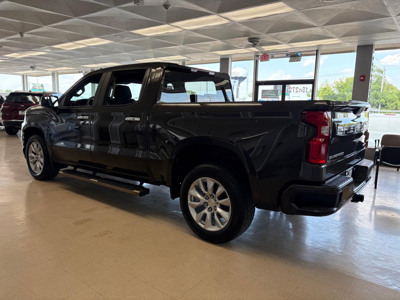 Chevrolet Silverado 1500 2WD Crew Cab 147" Custom 2021