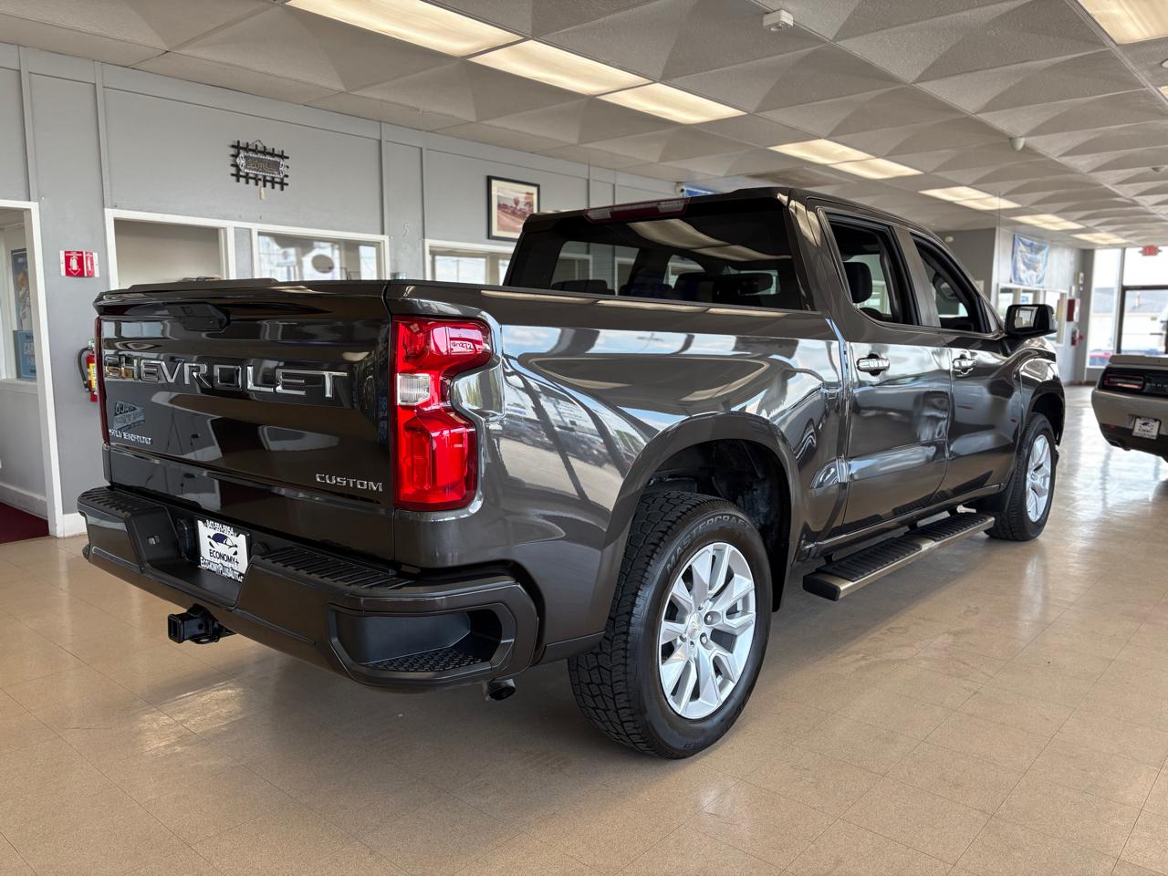 Chevrolet Silverado 1500 2WD Crew Cab 147" Custom 2021