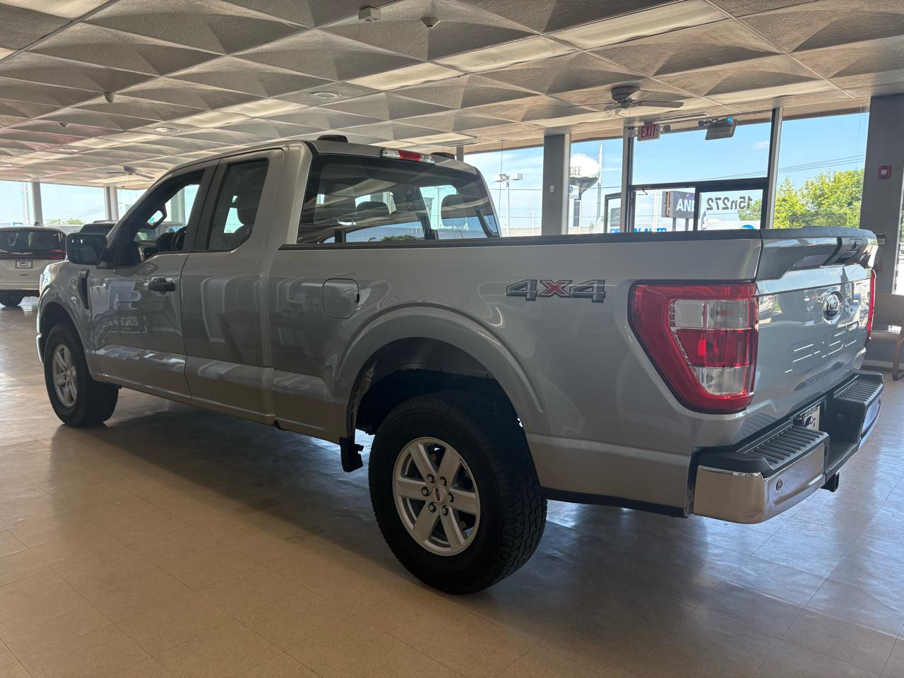 Ford F-150 XL 4WD SuperCab 6.5' Box 2022