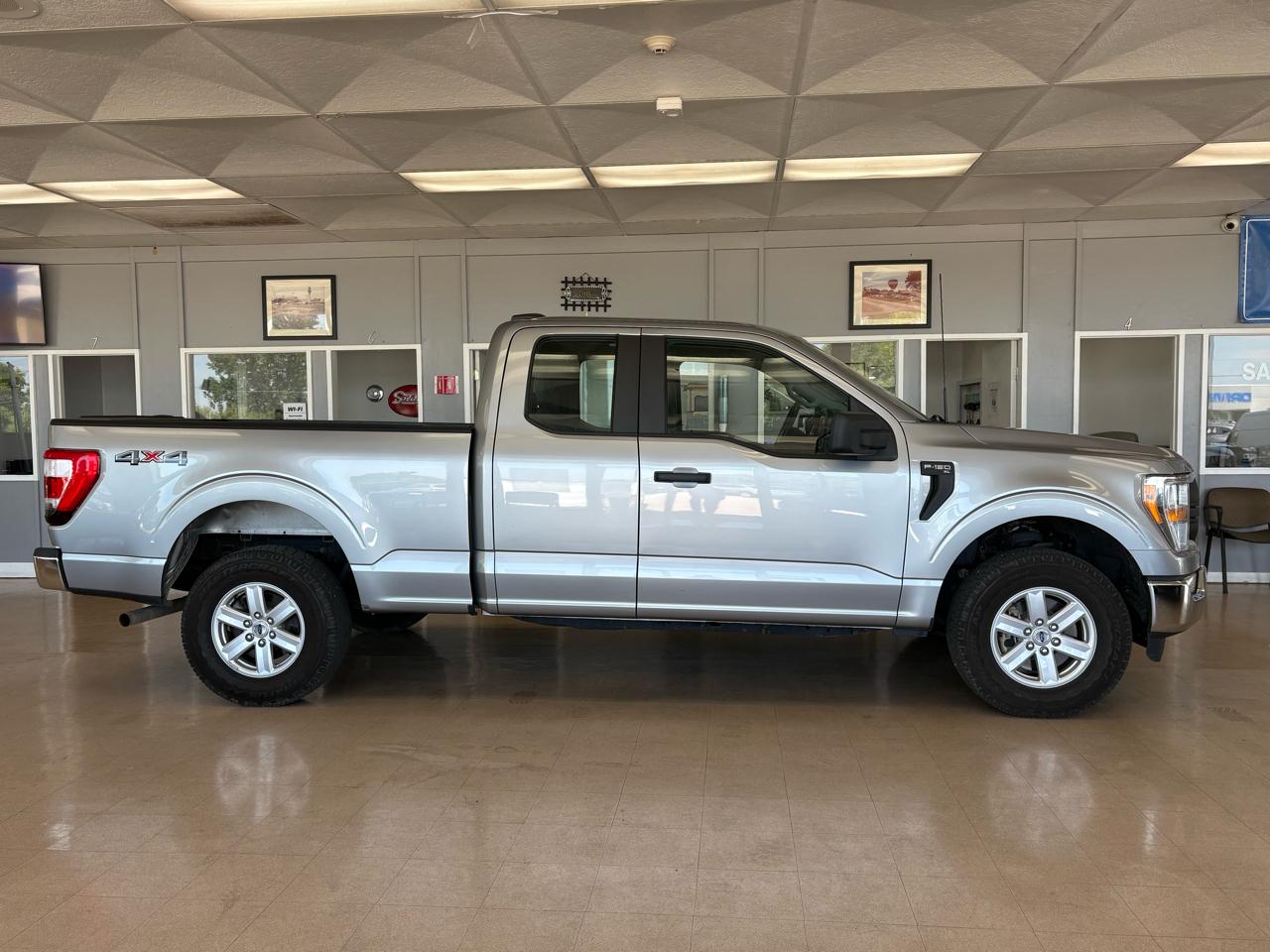 Ford F-150 XL 4WD SuperCab 6.5' Box 2022