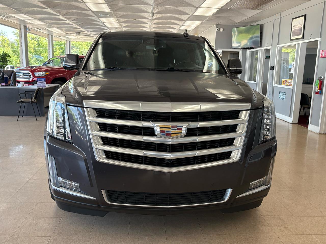 Cadillac Escalade ESV 4WD 4dr Luxury Collection 2016