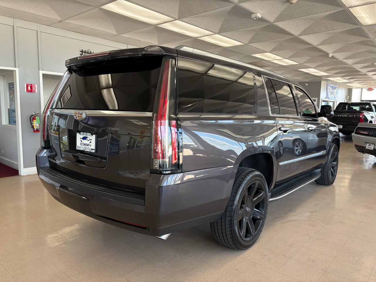 Cadillac Escalade ESV 4WD 4dr Luxury Collection 2016