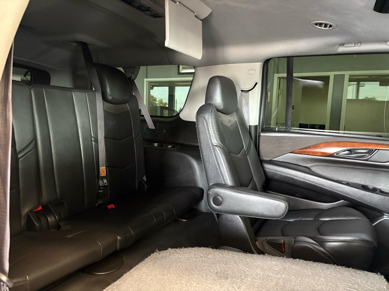 Cadillac Escalade ESV 4WD 4dr Luxury Collection 2016