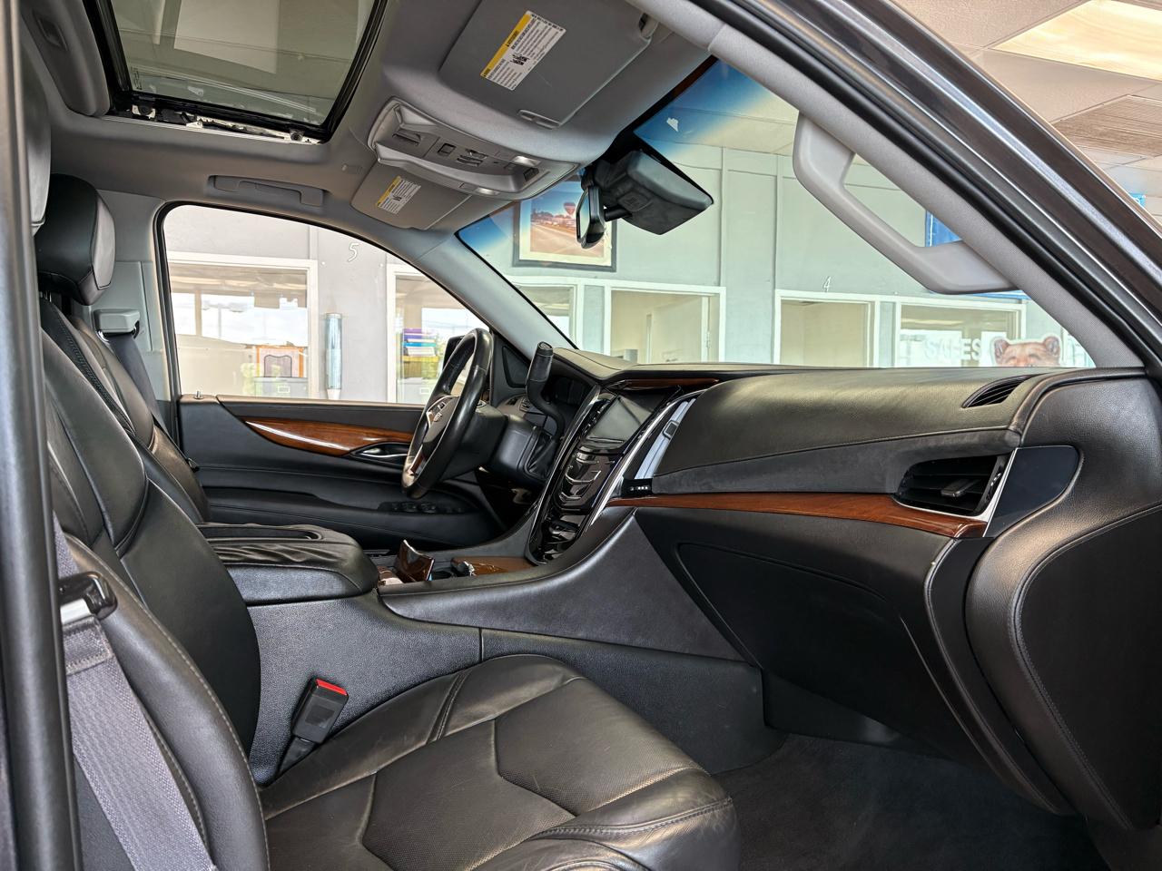 Cadillac Escalade ESV 4WD 4dr Luxury Collection 2016