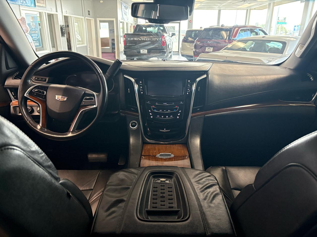 Cadillac Escalade ESV 4WD 4dr Luxury Collection 2016