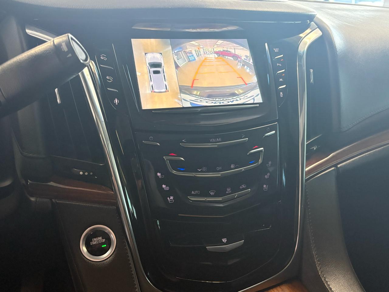 Cadillac Escalade ESV 4WD 4dr Luxury Collection 2016