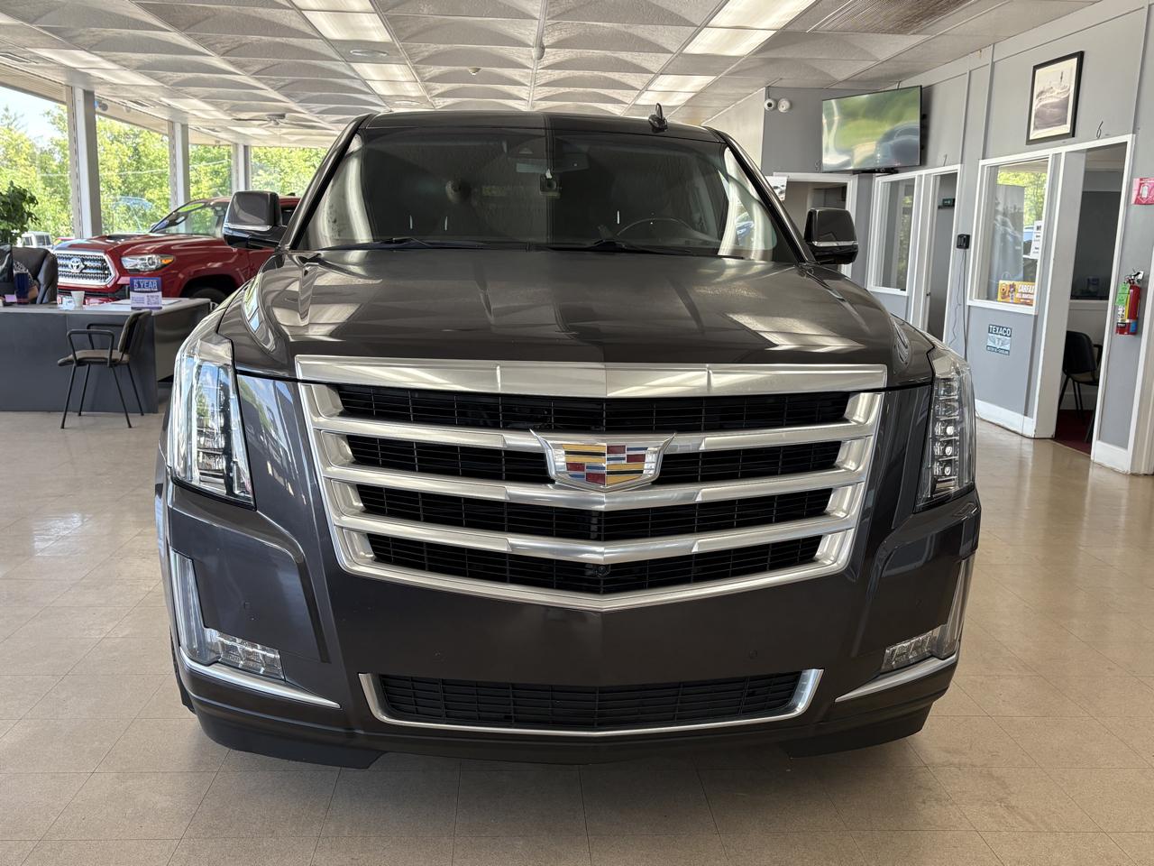 Cadillac Escalade ESV 4WD 4dr Luxury Collection 2016