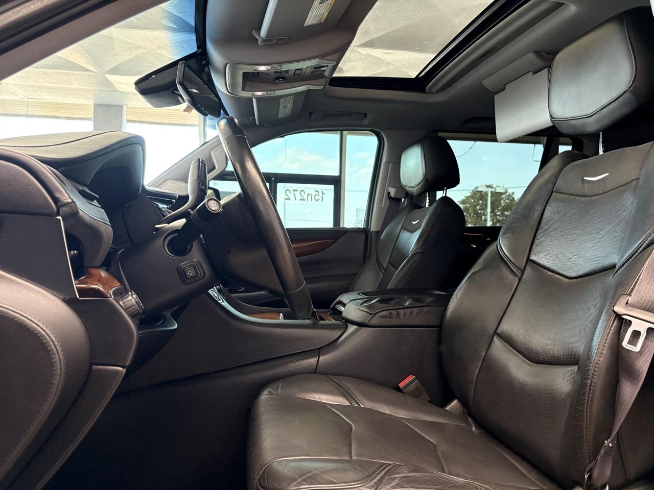 Cadillac Escalade ESV 4WD 4dr Luxury Collection 2016