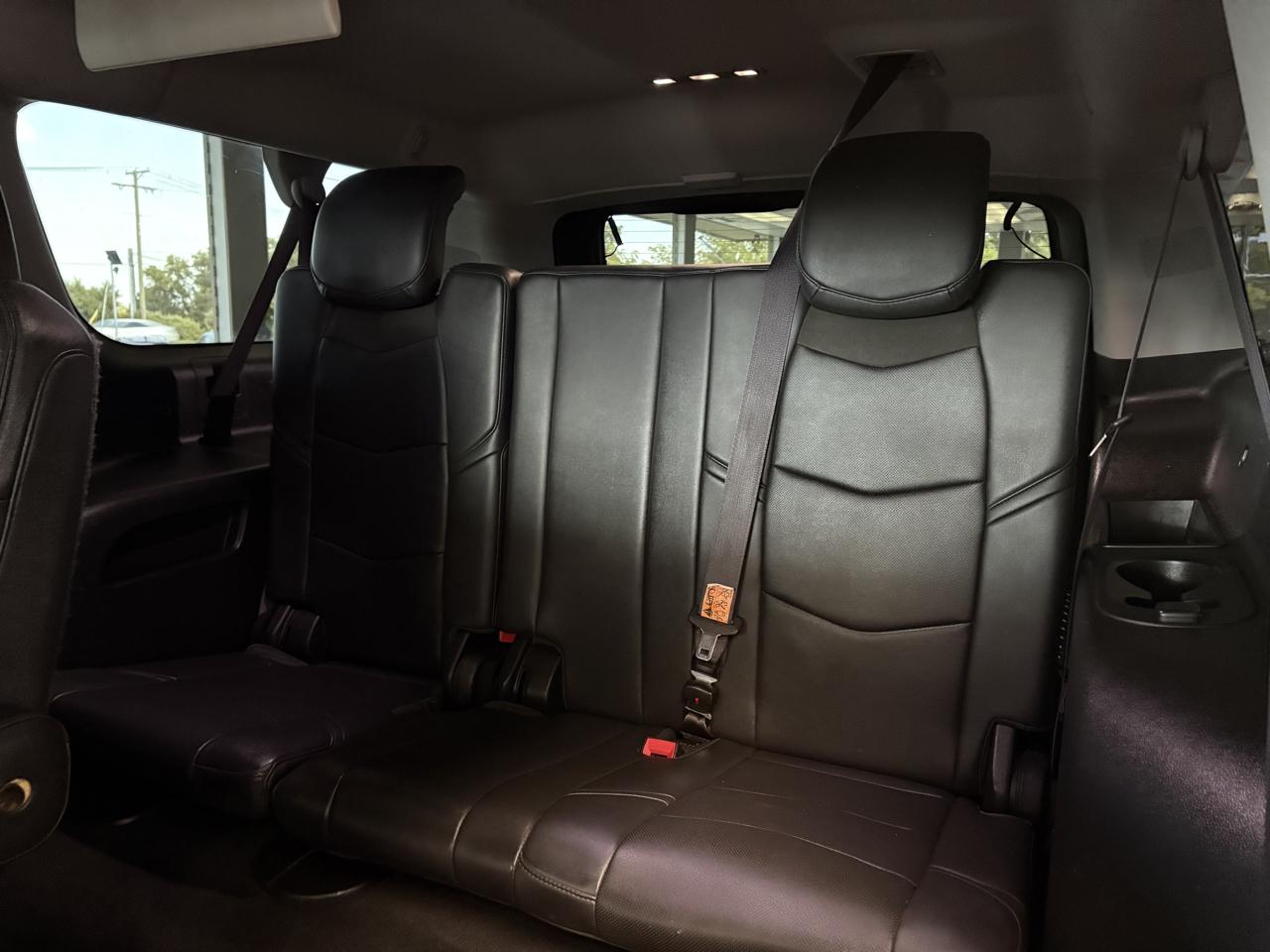 Cadillac Escalade ESV 4WD 4dr Luxury Collection 2016
