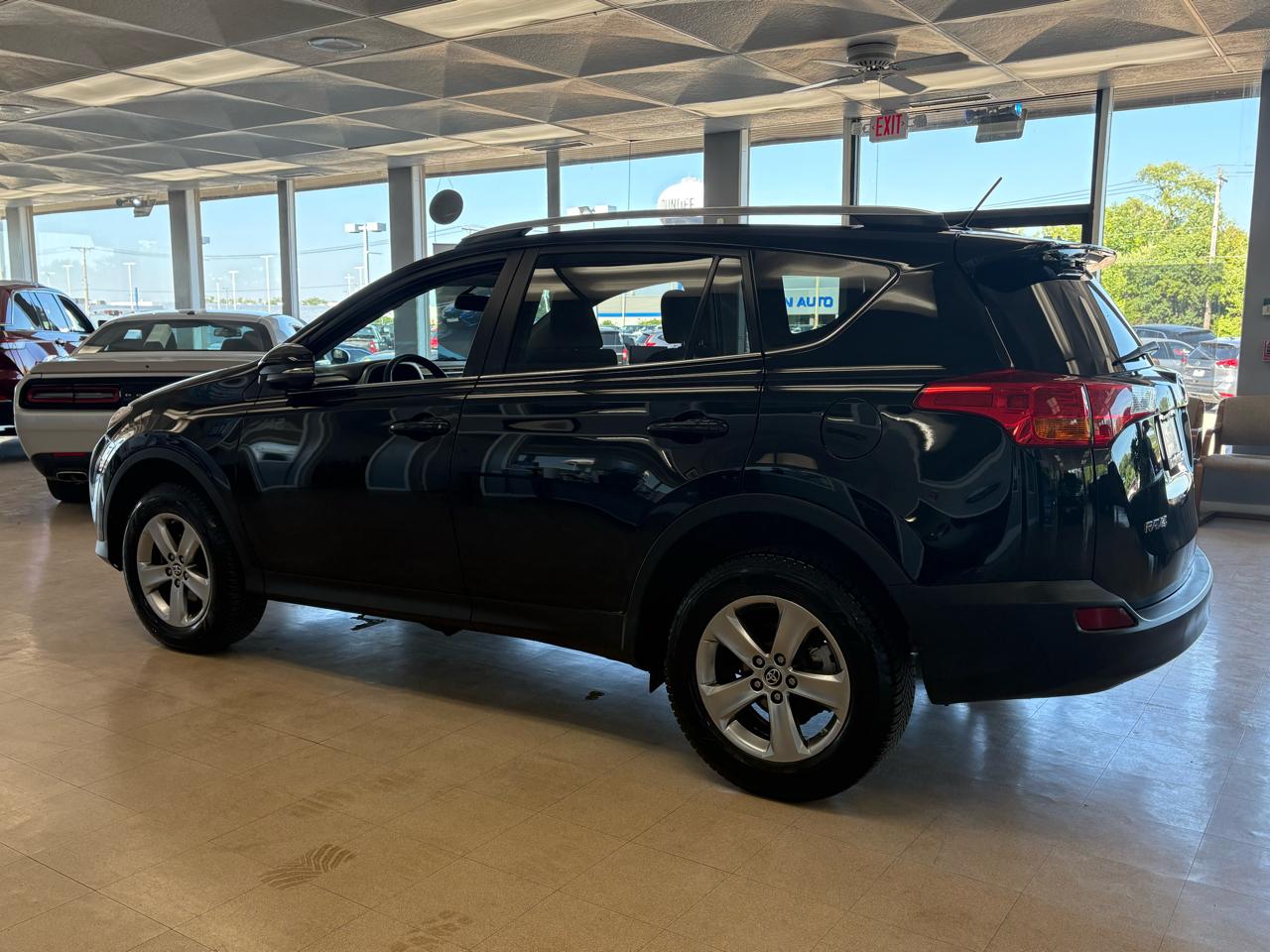 Toyota RAV4 FWD 4dr XLE (Natl) 2015