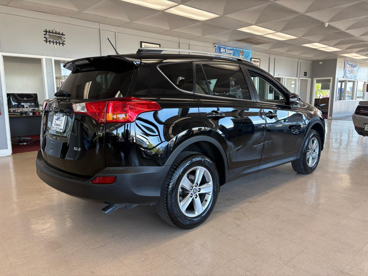 Toyota RAV4 FWD 4dr XLE (Natl) 2015