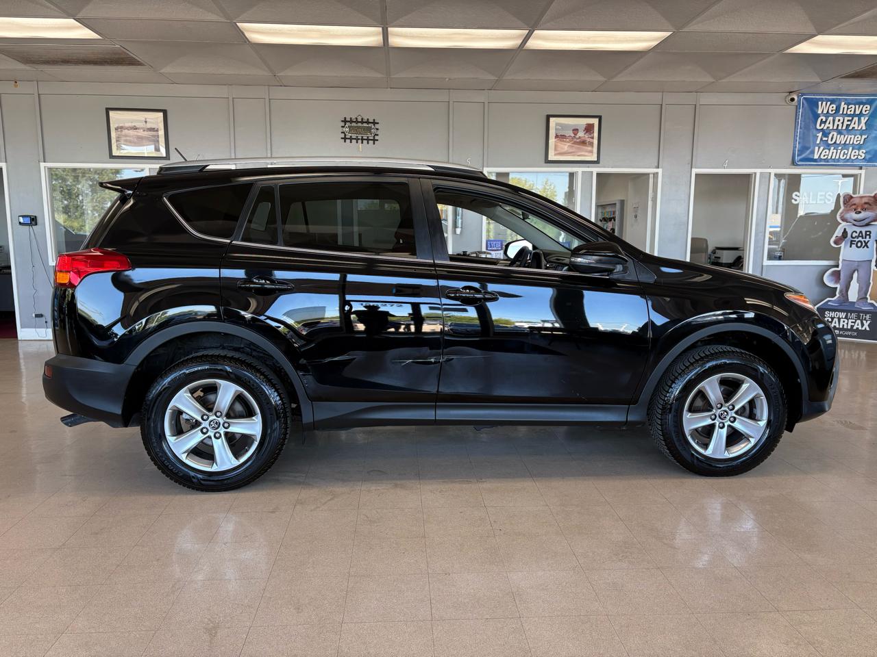 Toyota RAV4 FWD 4dr XLE (Natl) 2015