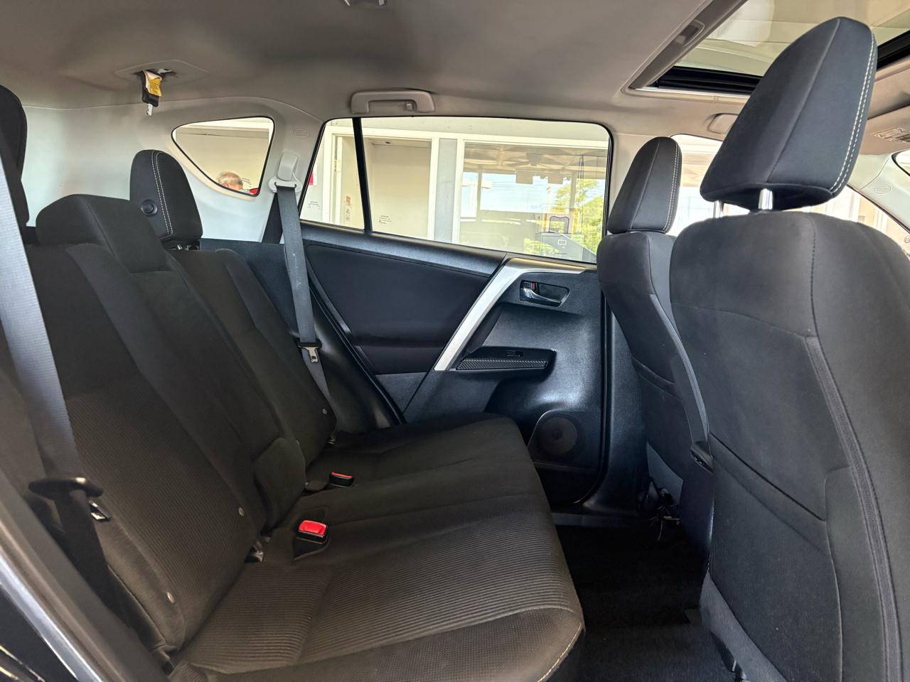 Toyota RAV4 FWD 4dr XLE (Natl) 2015