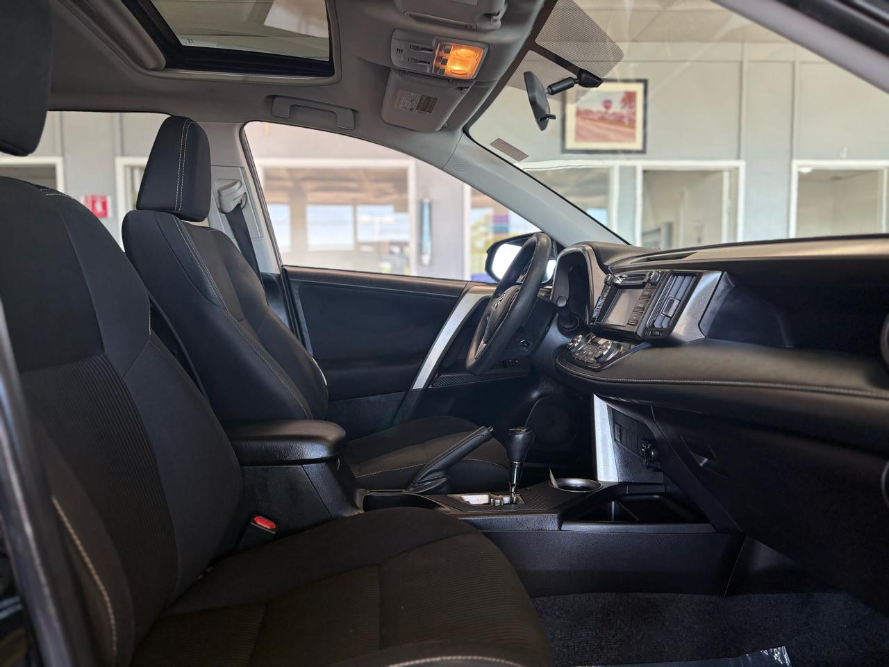 Toyota RAV4 FWD 4dr XLE (Natl) 2015