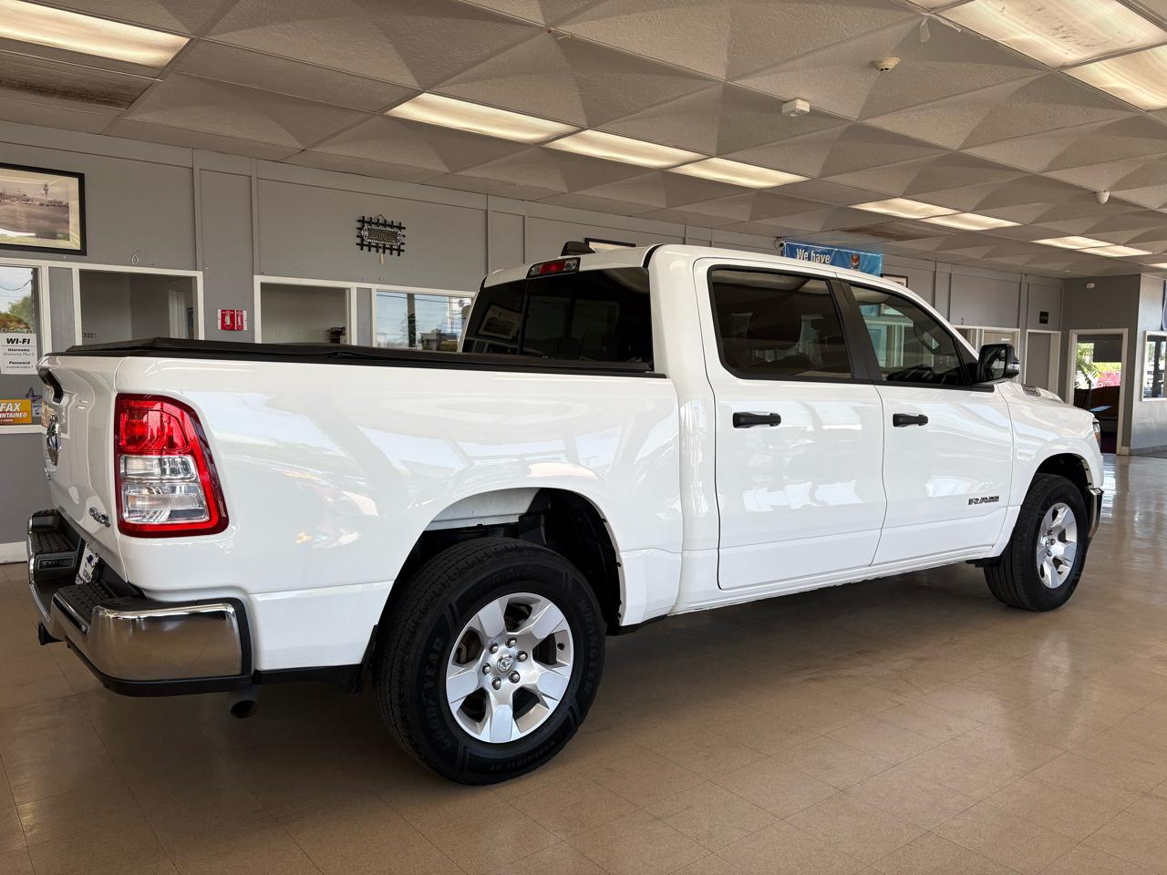 RAM 1500 Big Horn 4x4 Crew Cab 5'7" Box 2023