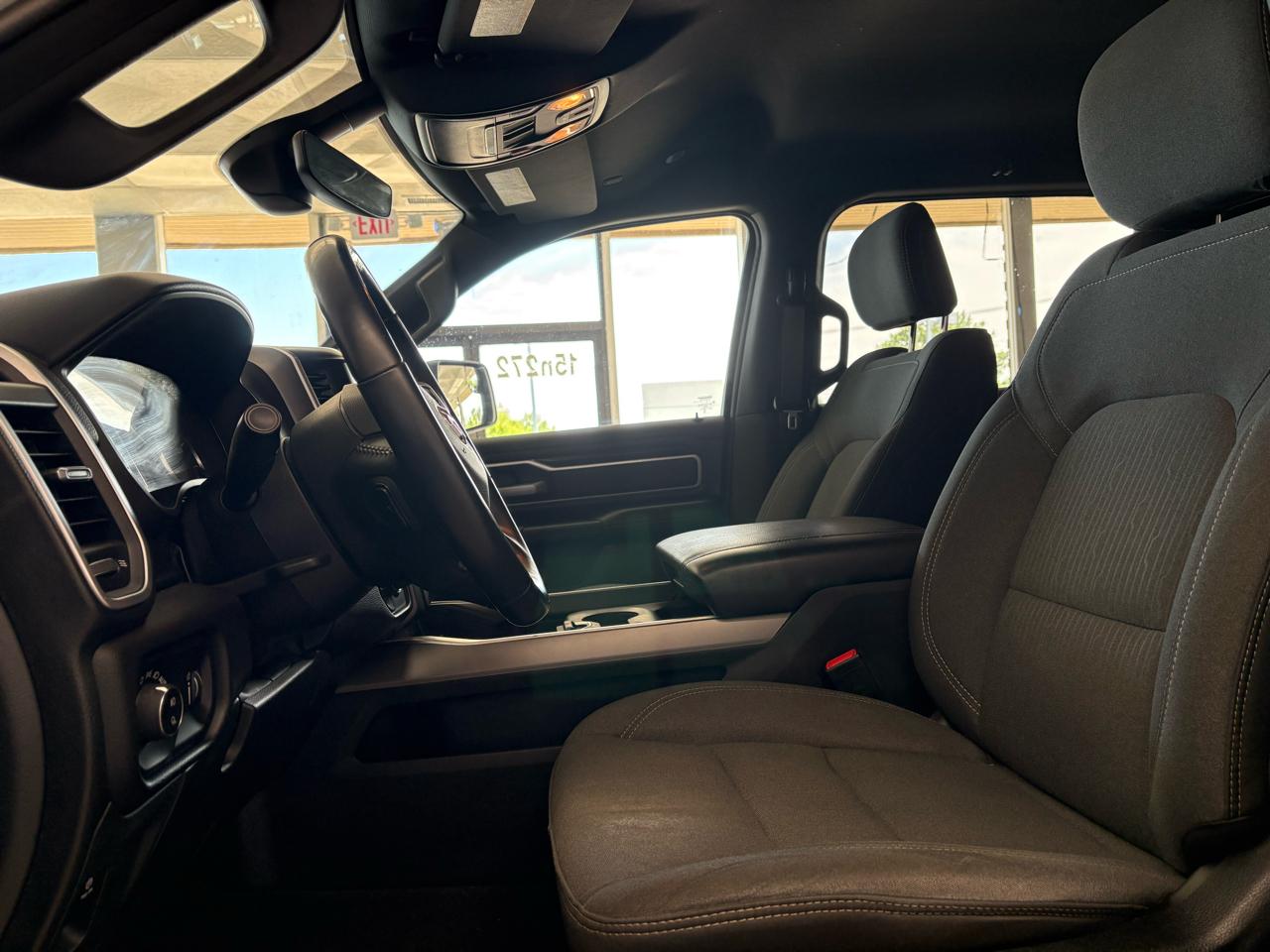 RAM 1500 Big Horn 4x4 Crew Cab 5'7" Box 2023