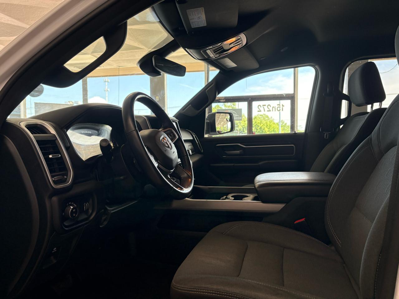 RAM 1500 Big Horn 4x4 Crew Cab 5'7" Box 2023