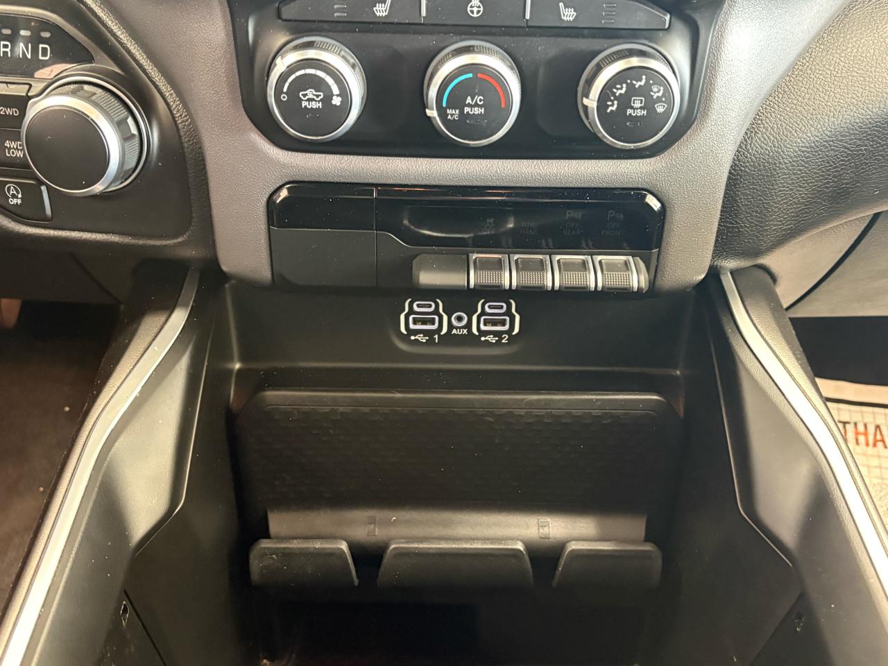 RAM 1500 Big Horn 4x4 Crew Cab 5'7" Box 2023