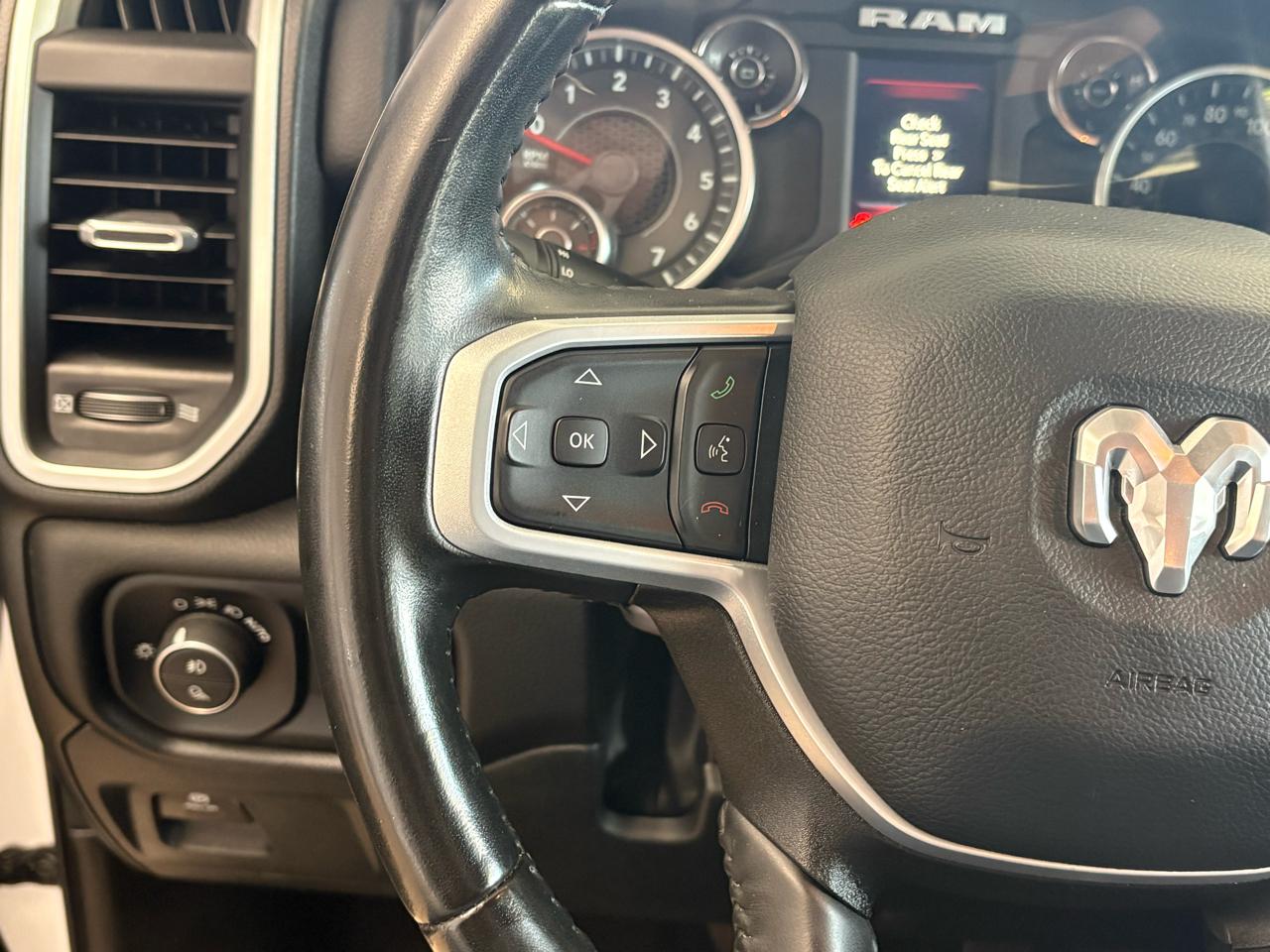 RAM 1500 Big Horn 4x4 Crew Cab 5'7" Box 2023