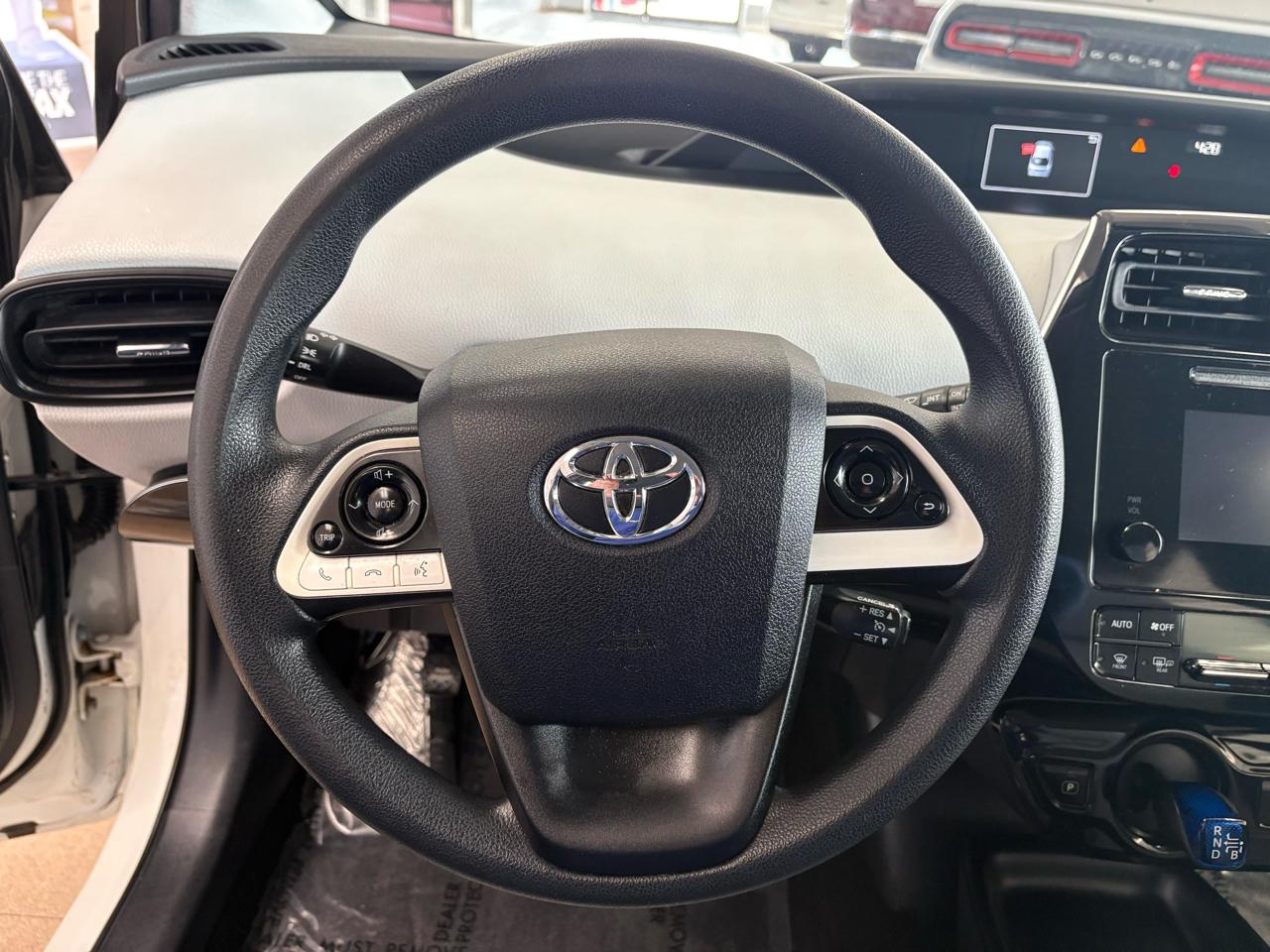 Toyota Prius 5dr HB Two (Natl) 2016