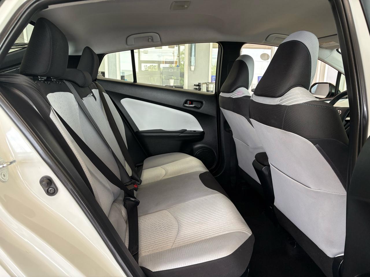 Toyota Prius 5dr HB Two (Natl) 2016