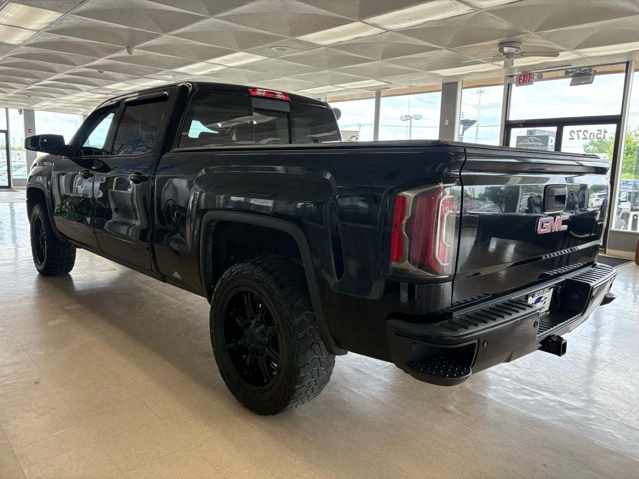 GMC Sierra 1500 4WD Crew Cab 153.0" SLT 2017