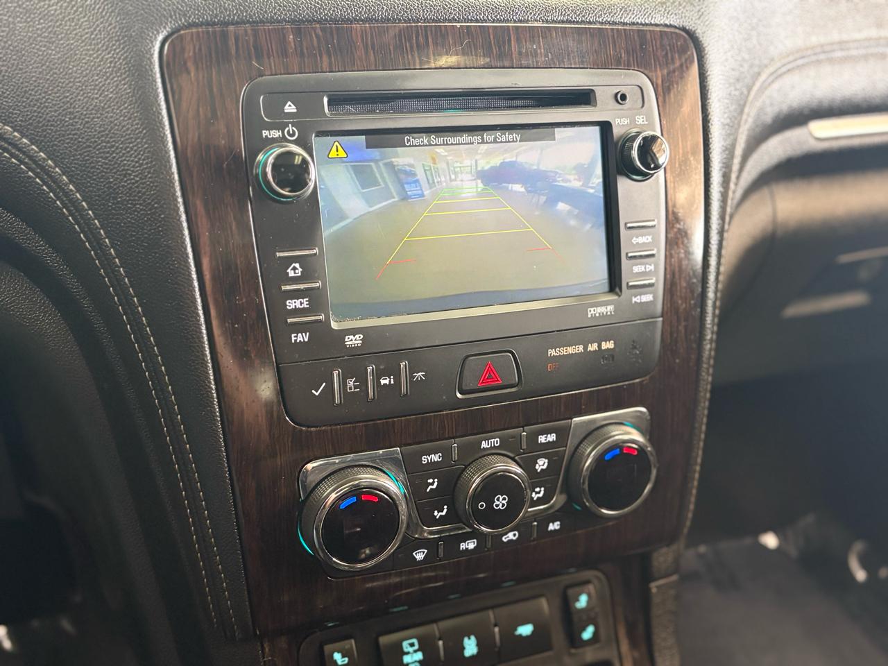 Chevrolet Traverse AWD 4dr LT w/1LT 2015