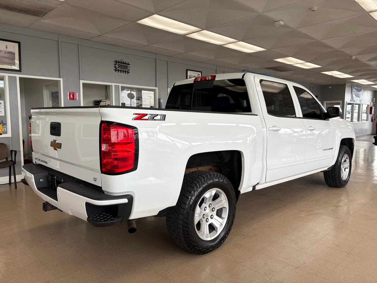 Chevrolet Silverado 1500 4WD Crew Cab 143.5" LT w/2LT 2018